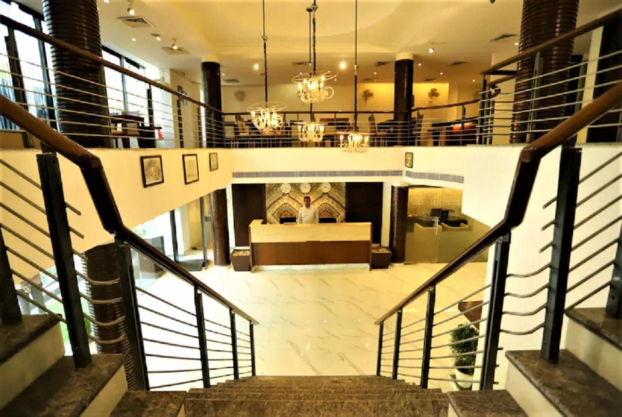Hotel Arch International New Delhi Buitenkant foto