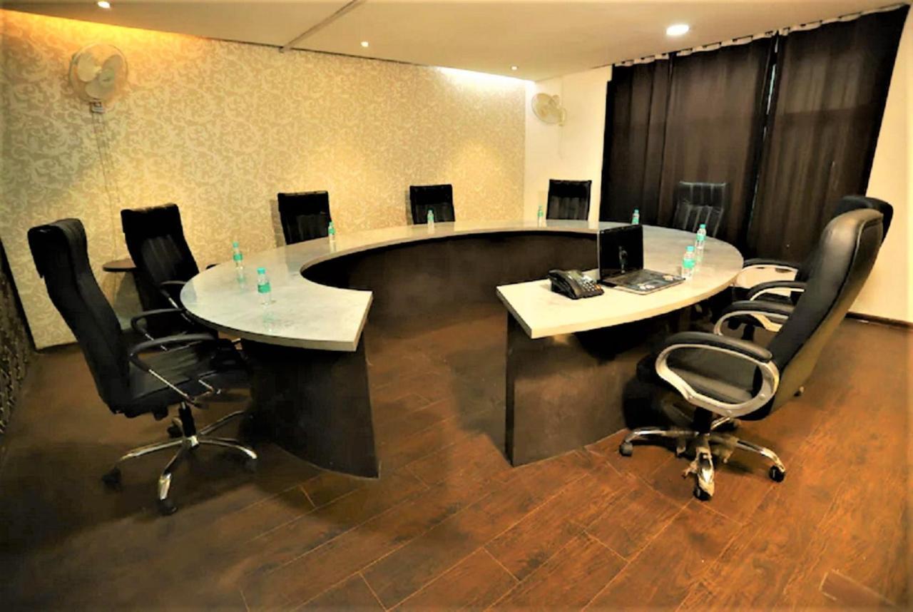 Hotel Arch International New Delhi Buitenkant foto